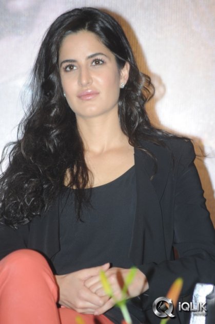 Katrina-Kaif-at-Dhoom-3-Press-Meet
